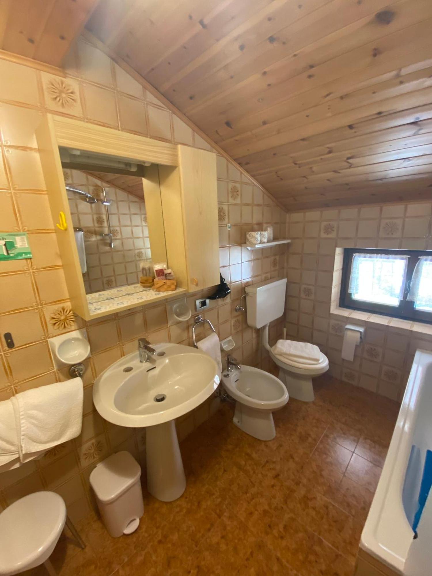 Garni Al Barance Hotell Selva di Cadore Exteriör bild