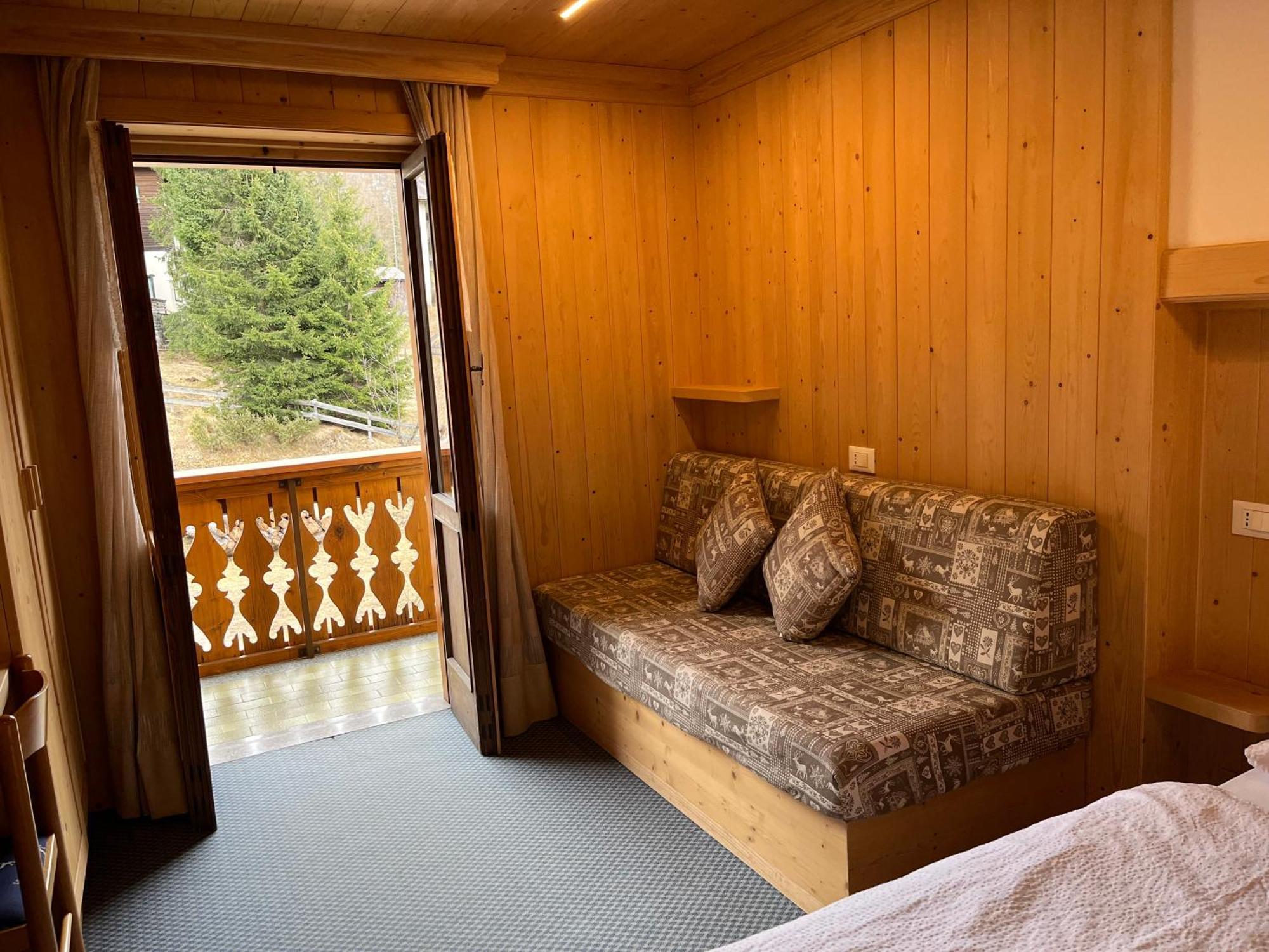 Garni Al Barance Hotell Selva di Cadore Exteriör bild